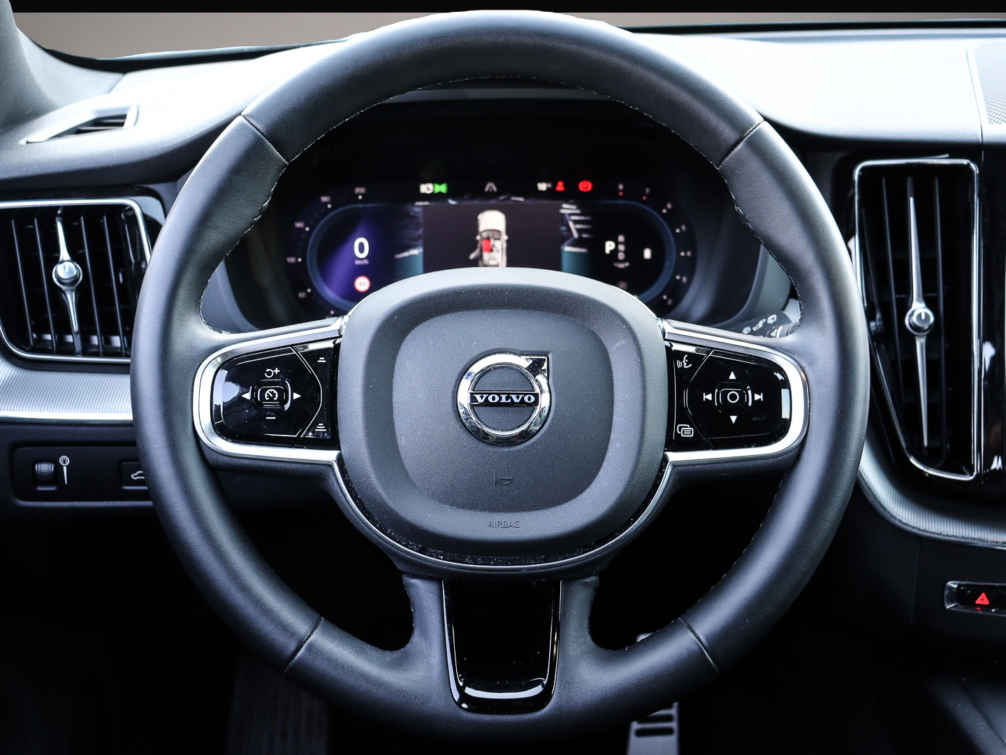 Volvo XC60 (02/2023, Benzin)