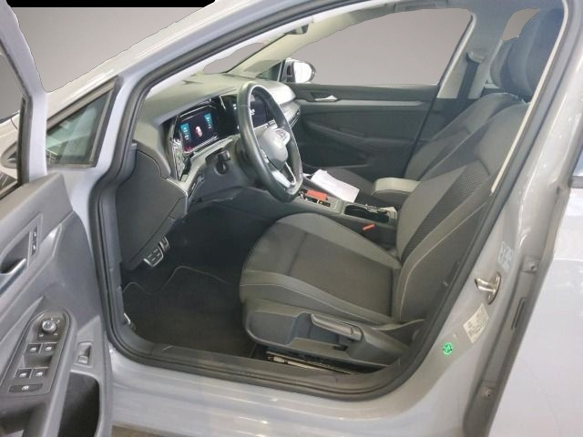 Volkswagen Golf (06/2023, Benzin)