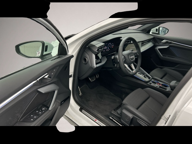 Audi A3 (10/2025, Benzin)