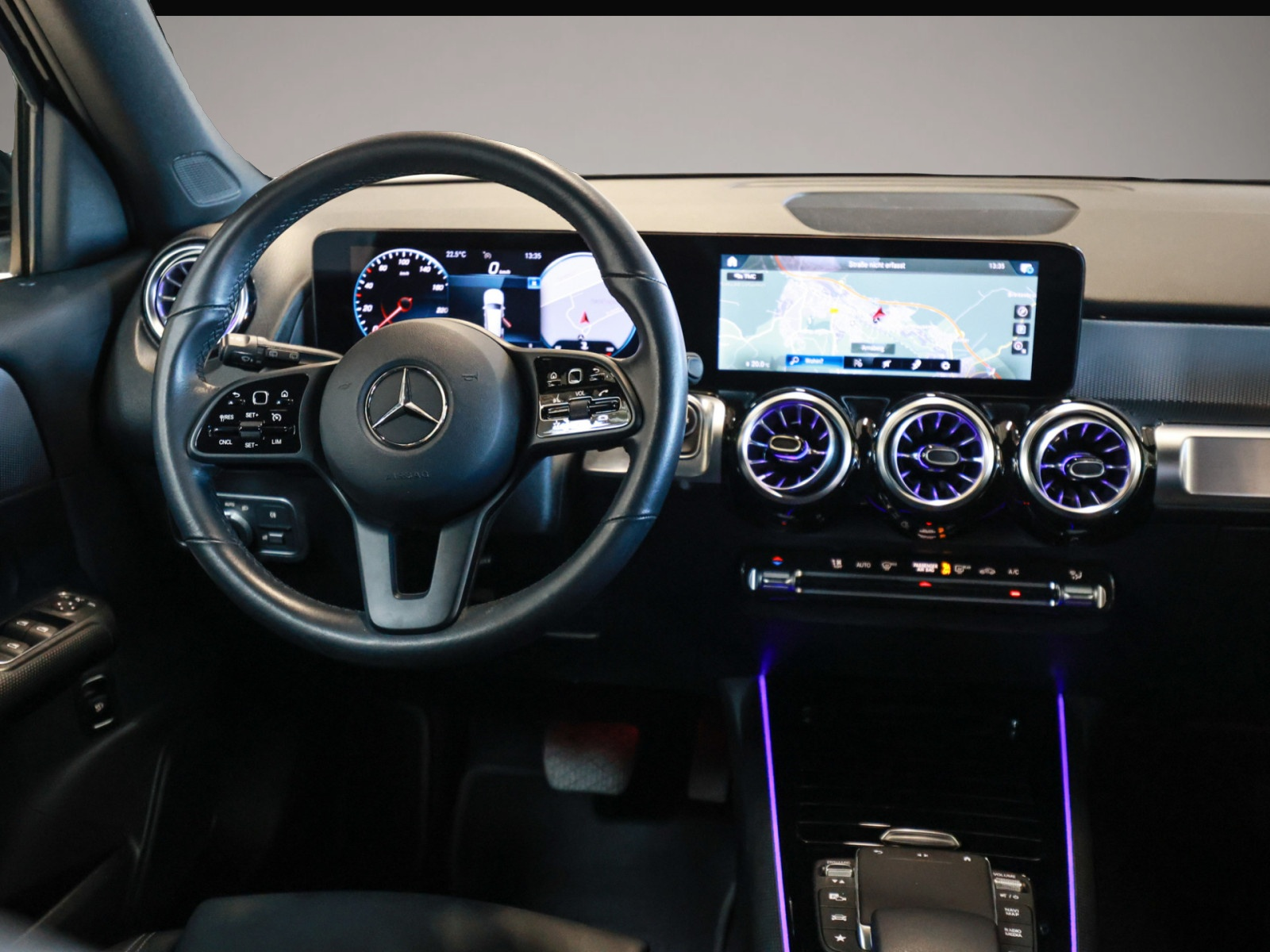 Mercedes-Benz GLB 180 (12/2022, Benzin)