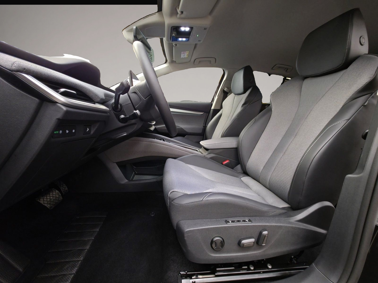 Skoda Enyaq (04/2026, ELECTRIC)