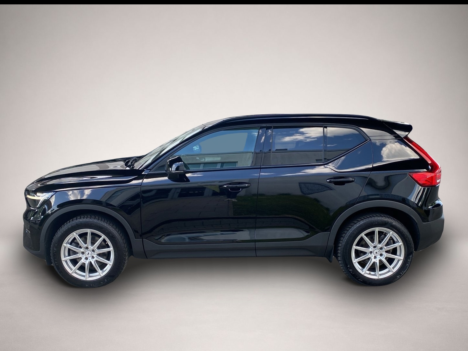 Volvo XC40 (04/2023, Benzin)