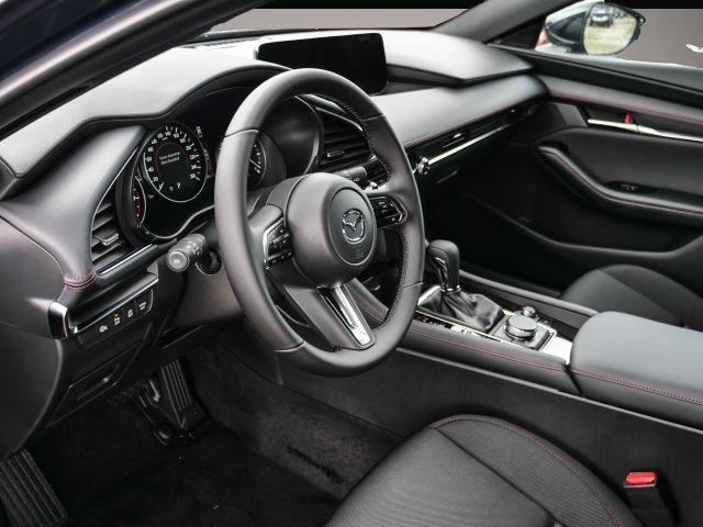 Mazda 3 (05/2026, Benzin)
