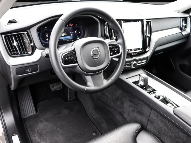 Volvo XC60 (11/2023, Benzin)