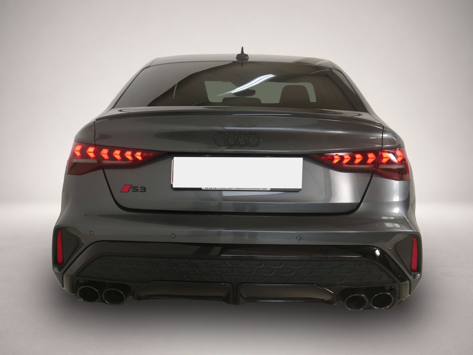 Audi quattro (01/2025, Benzin)