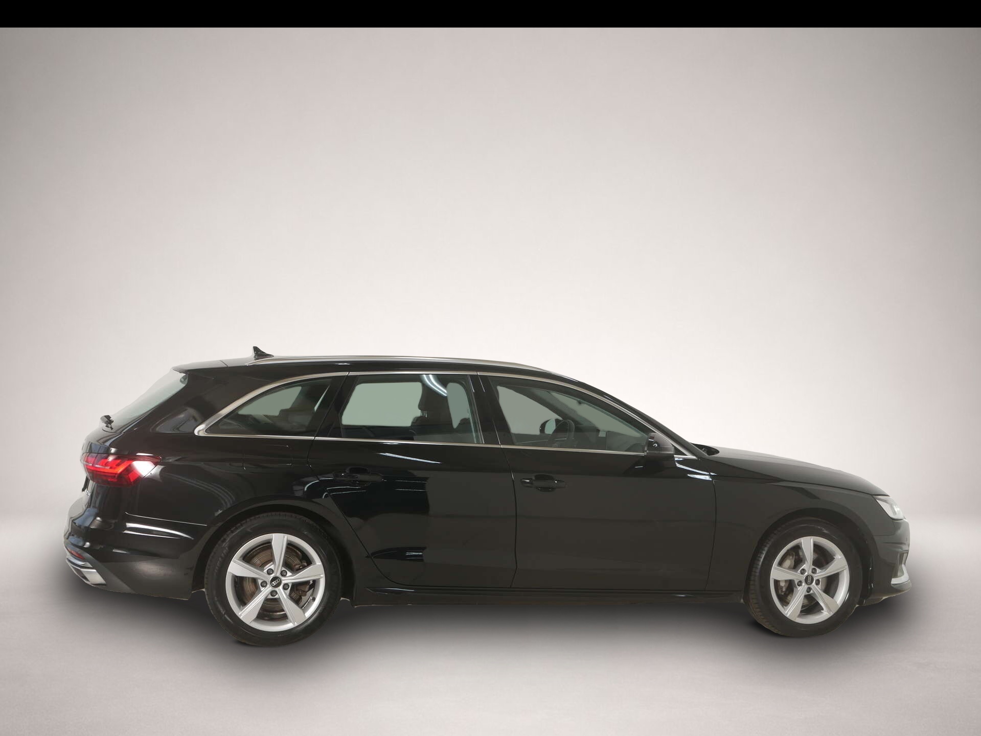 Audi A4 (07/2023, Benzin)