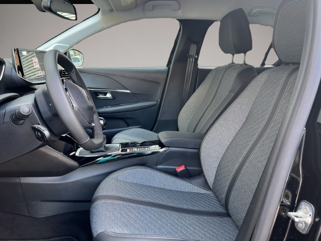 Peugeot 208 (09/2025, Benzin)