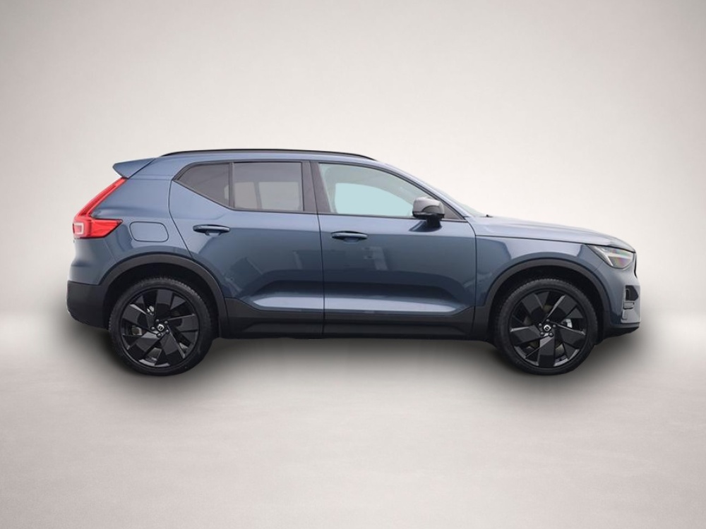 Volvo XC40 (04/2026, Benzin)