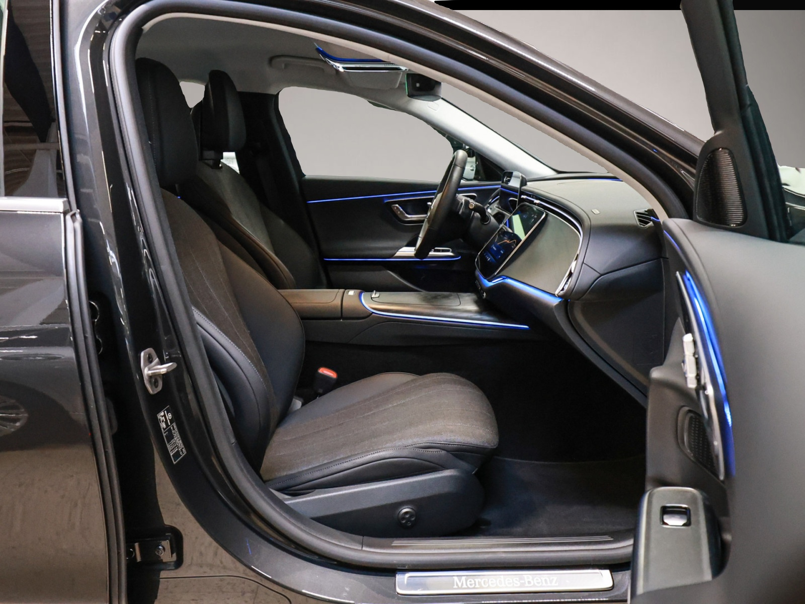 Mercedes-Benz E 300 (10/2024, Hybrid (Diesel/Elektro))