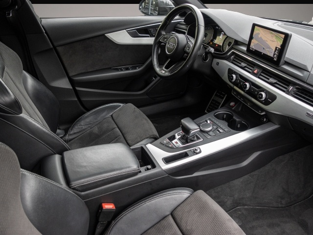 Audi quattro (03/2017, Benzin)
