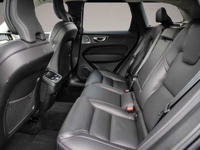 Volvo XC60 (08/2025, Benzin)