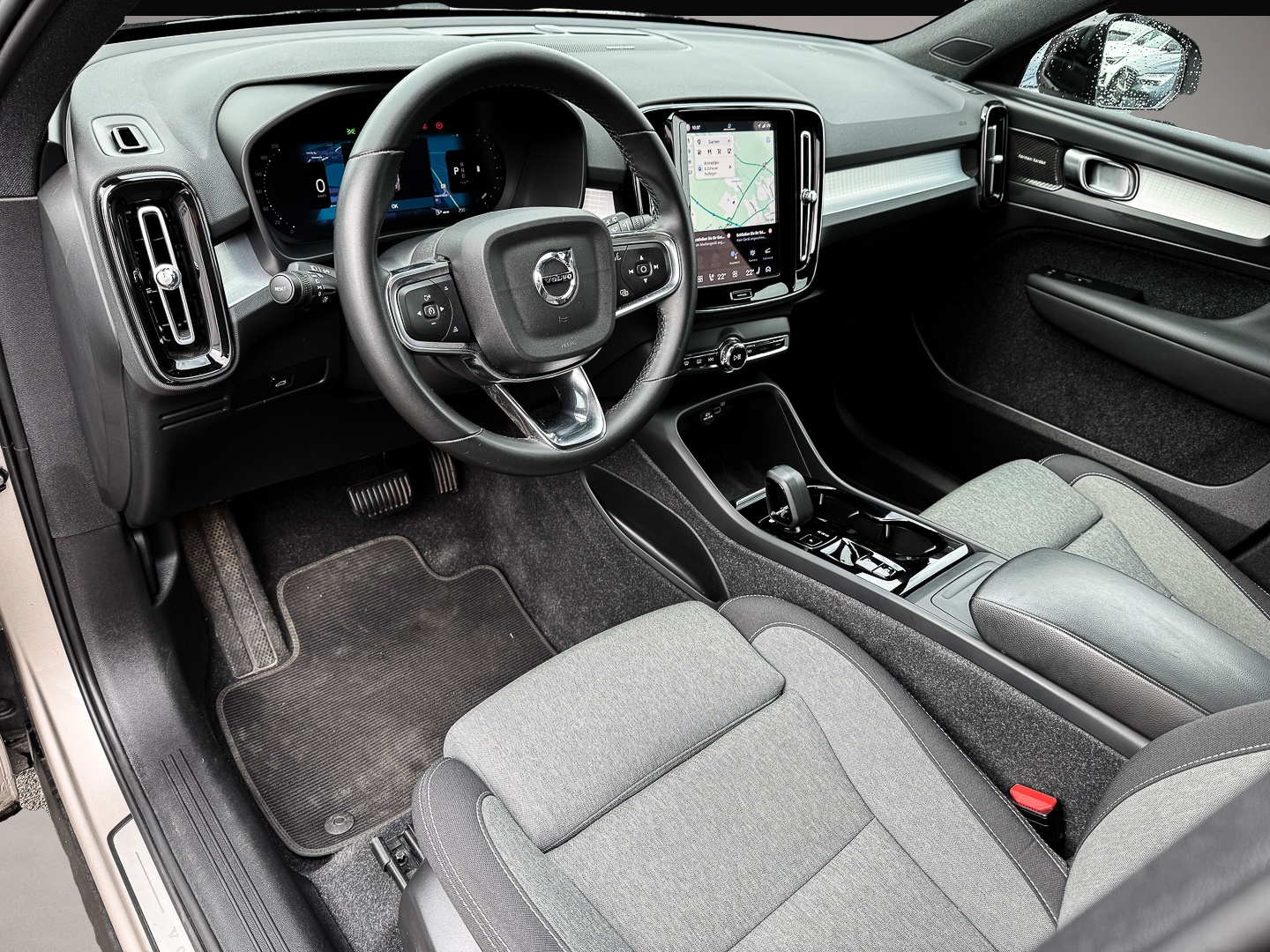 Volvo XC40 (03/2023, Benzin)