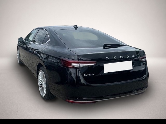 Skoda Superb (10/2025, Benzin)