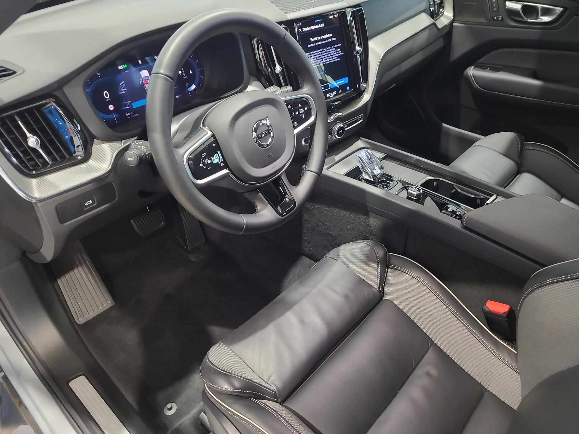 Volvo XC60 (02/2025, Benzin)