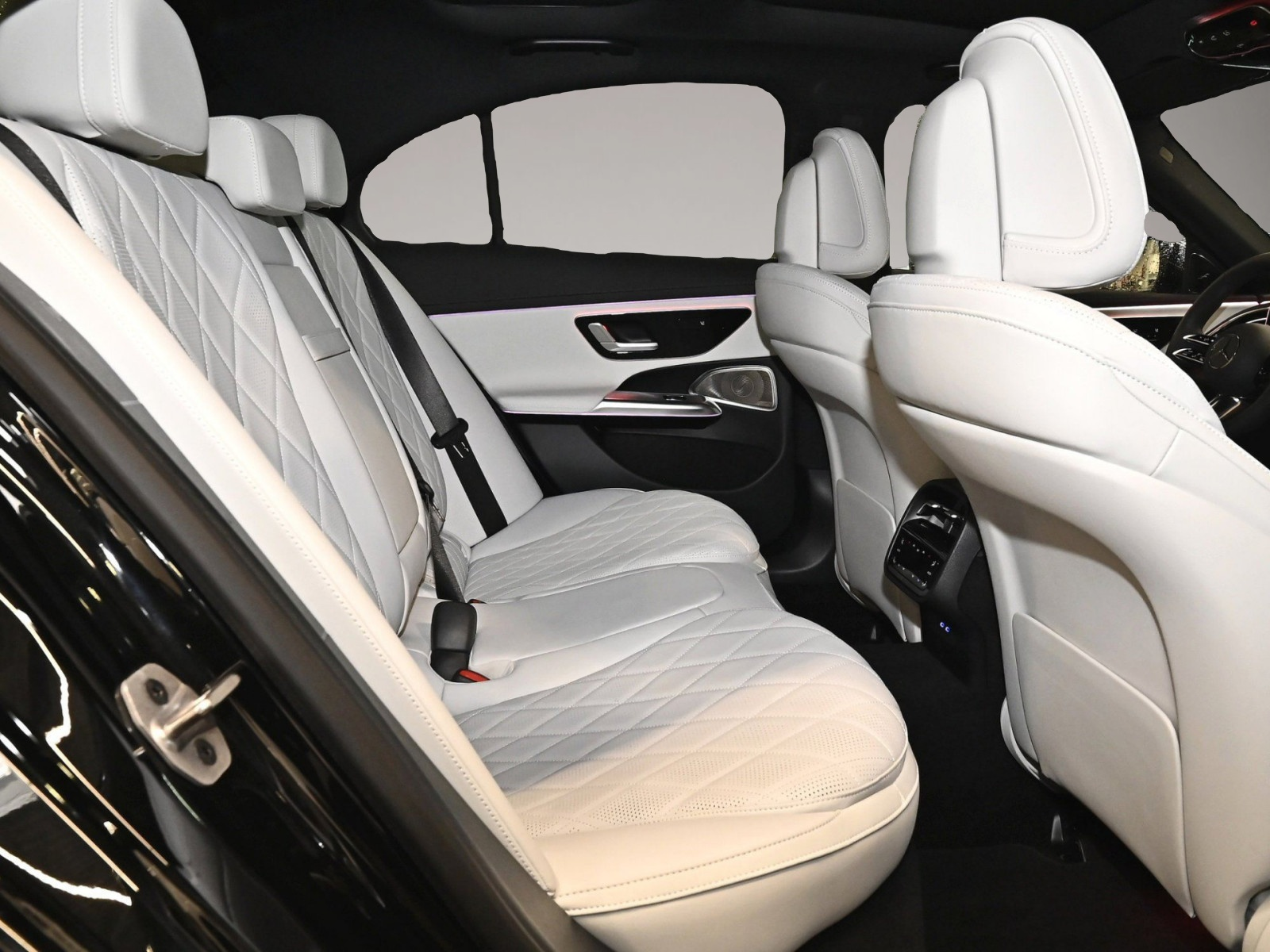 Mercedes-Benz E 400 (07/2025, Hybrid (Benzin/Elektro))