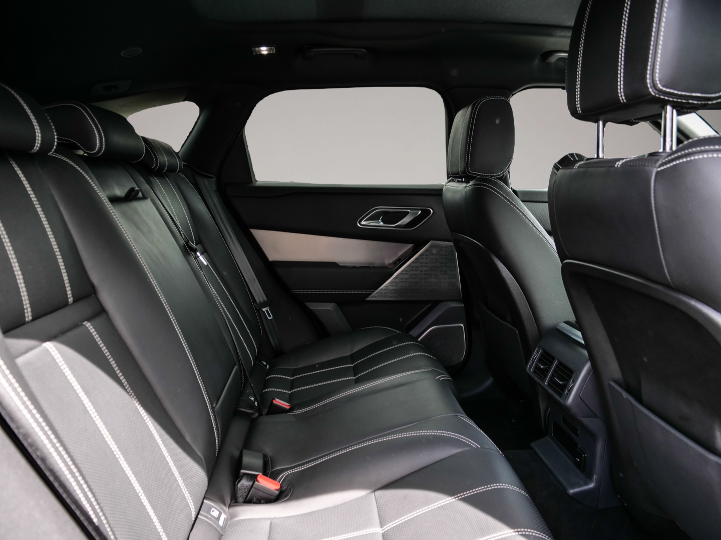 Land-Rover Range Rover Velar (12/2022, Benzin)