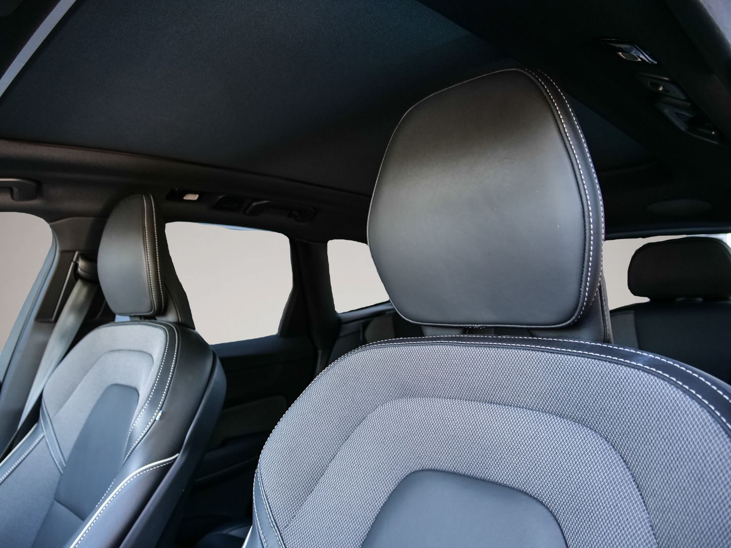 Volvo XC60 (05/2025, Benzin)