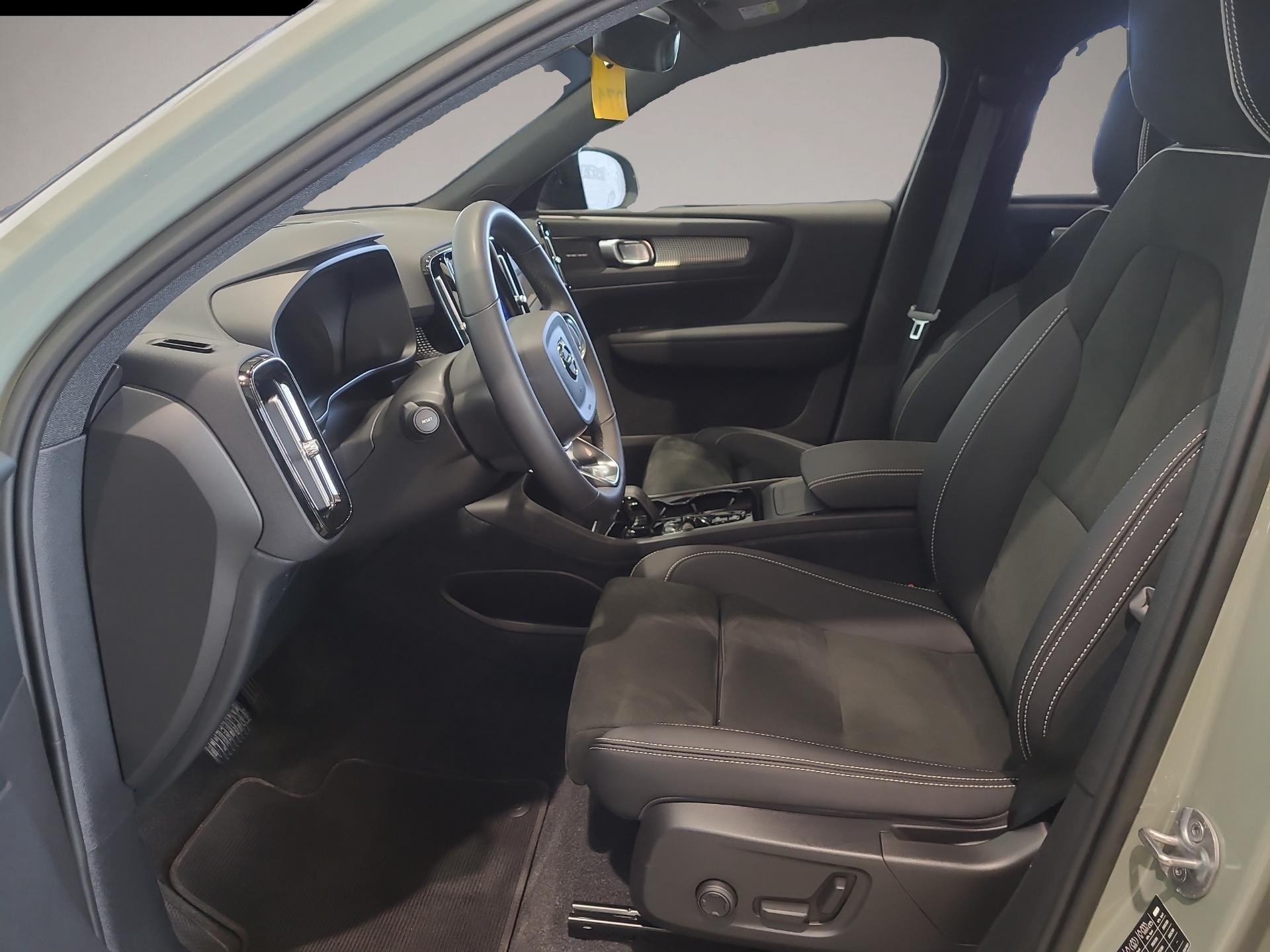 Volvo XC40 (06/2023, Benzin)