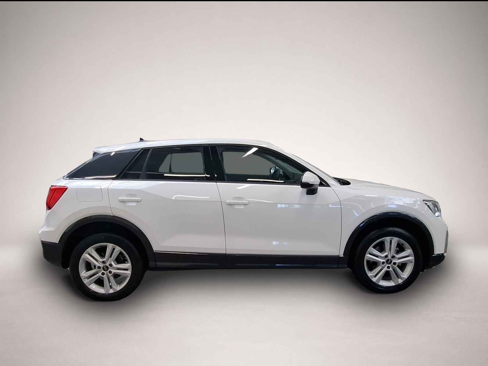 Audi Q2 (10/2022, Benzin)