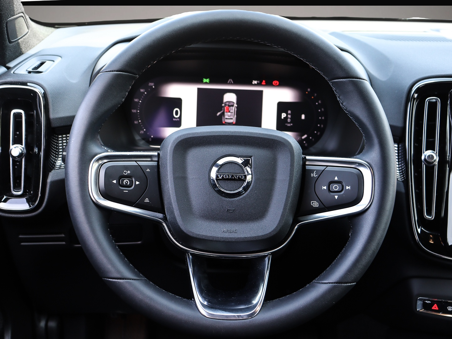 Volvo XC40 (12/2023, Benzin)