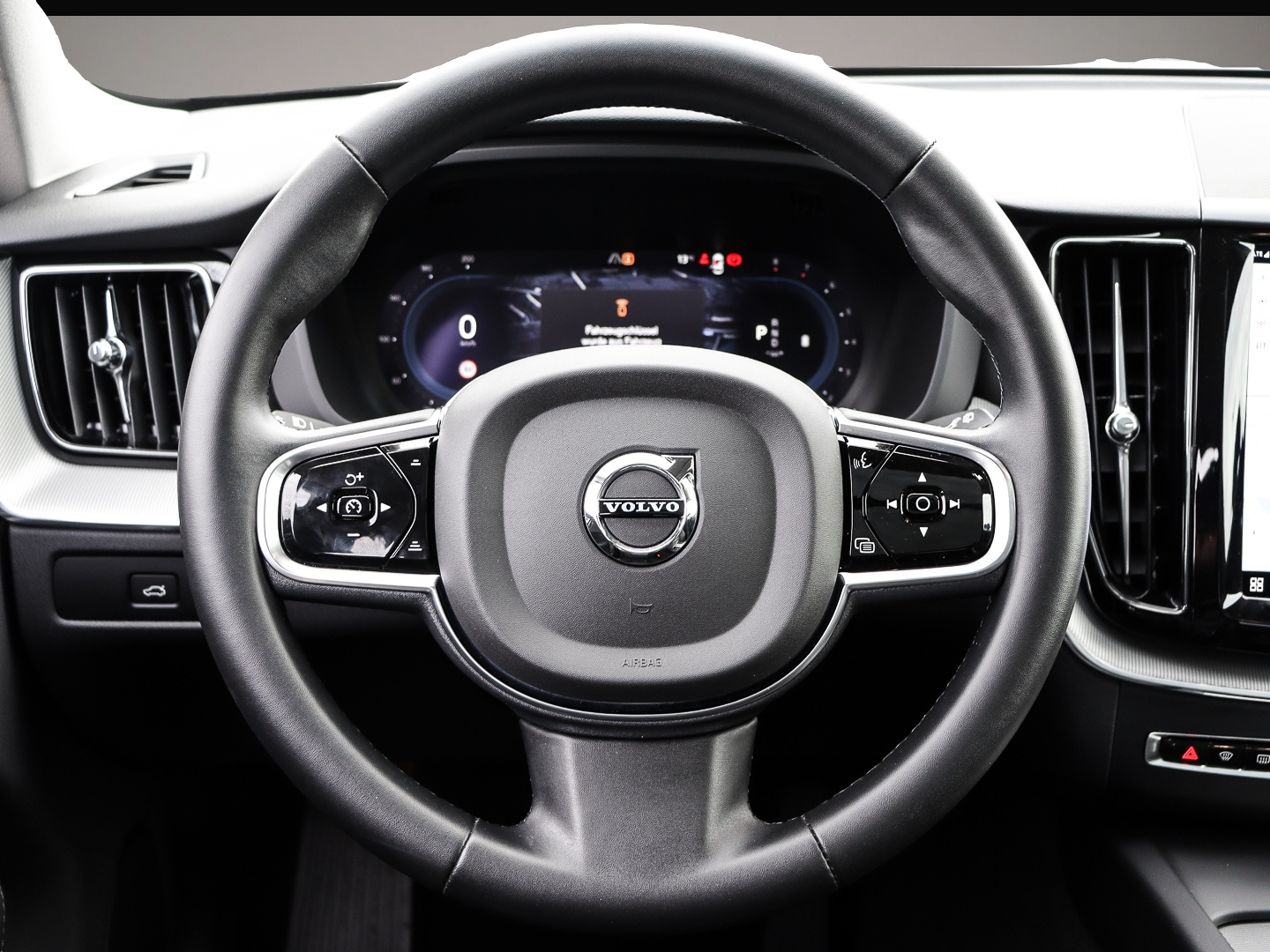 Volvo XC60 (11/2023, Benzin)