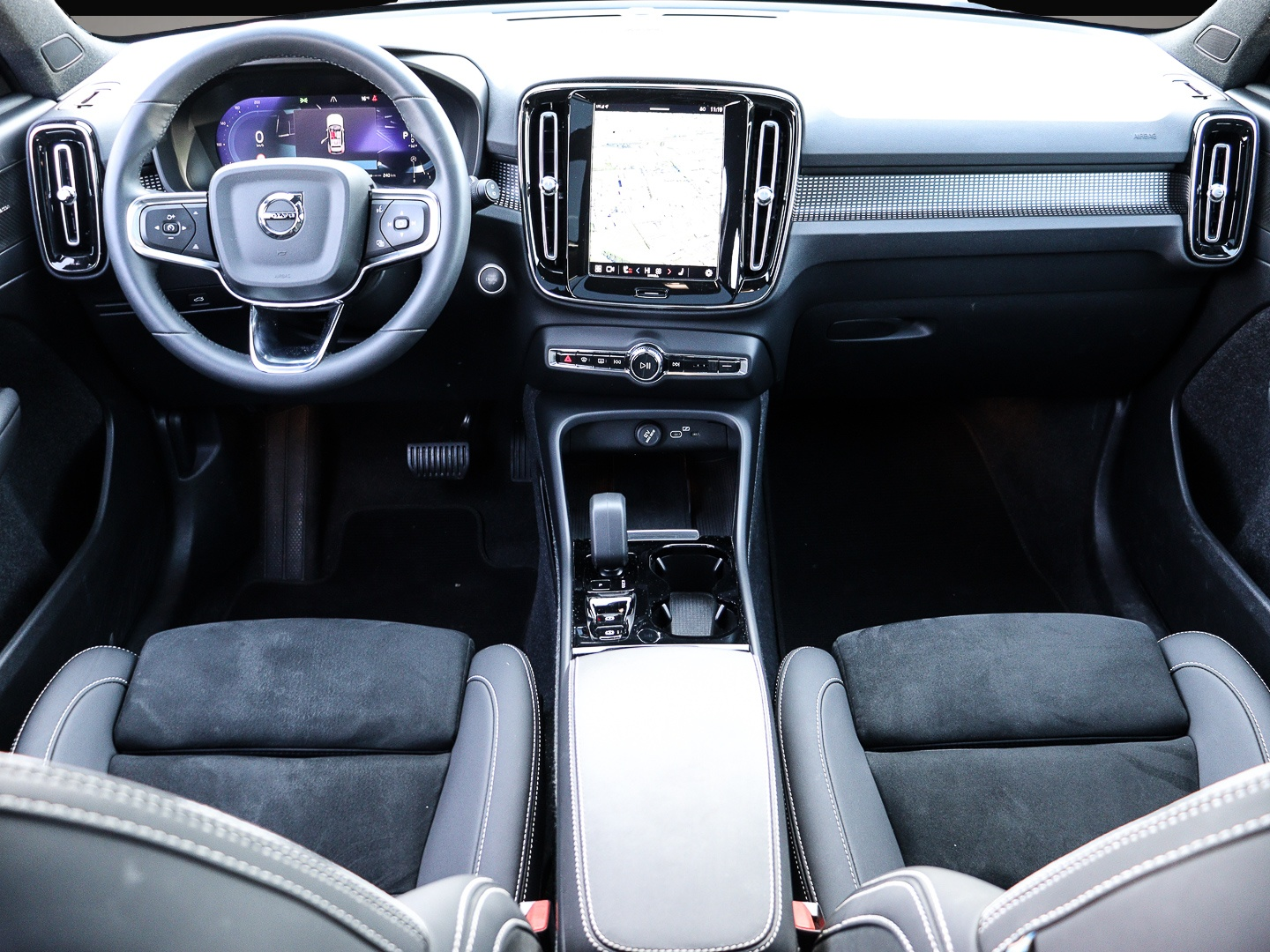 Volvo XC40 (12/2023, Benzin)