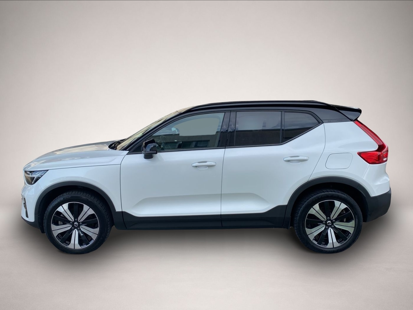 Volvo XC40 (12/2022, ELECTRIC)