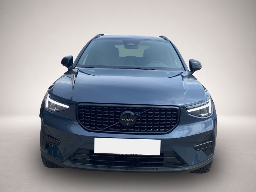 Volvo XC40 (10/2025, Benzin)