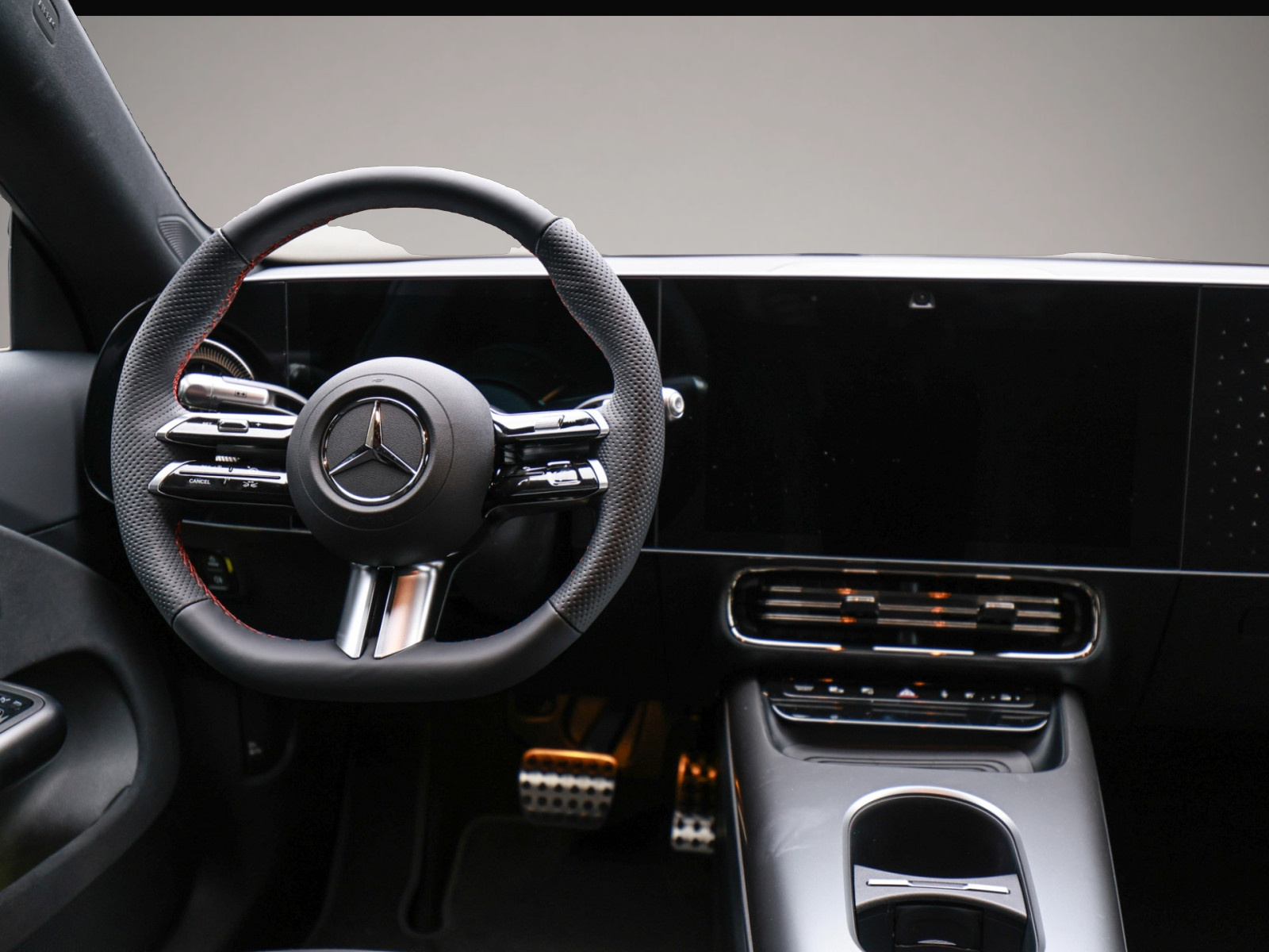 Mercedes-Benz CLA 180 (04/2026, Benzin)