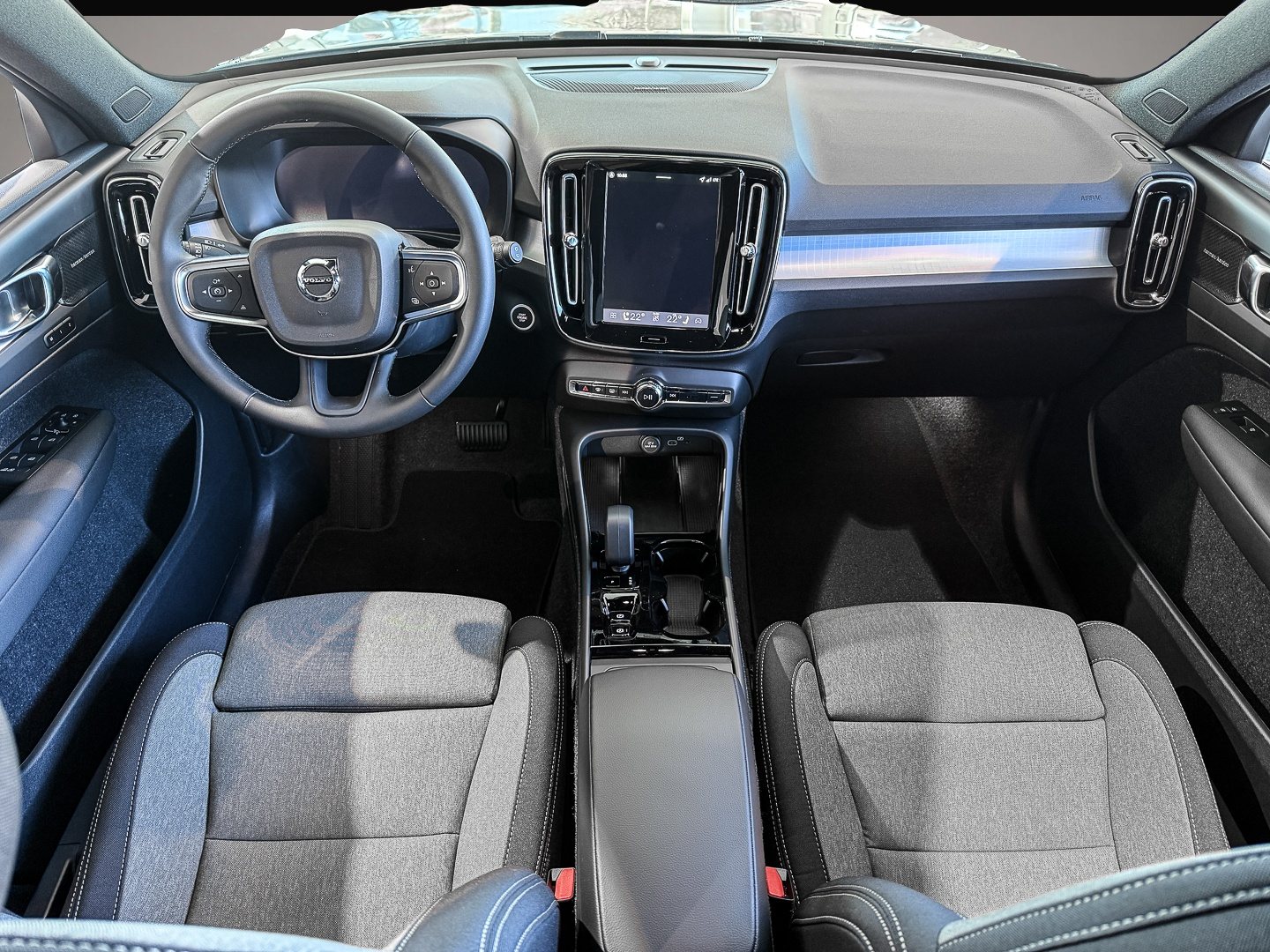 Volvo XC40 (01/2026, Benzin)