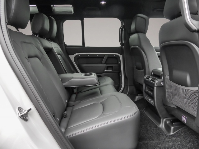 Land-Rover Defender (08/2025, Diesel)