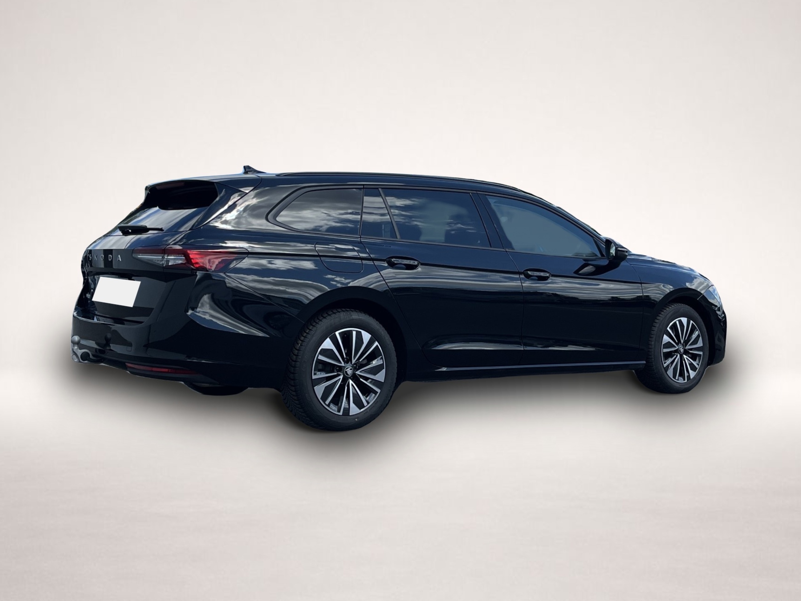 Skoda Superb (09/2025, Benzin)