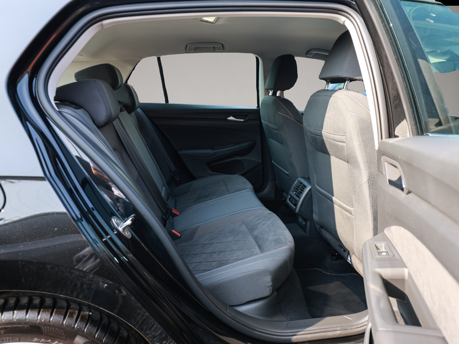 Volkswagen Golf (05/2024, Benzin)