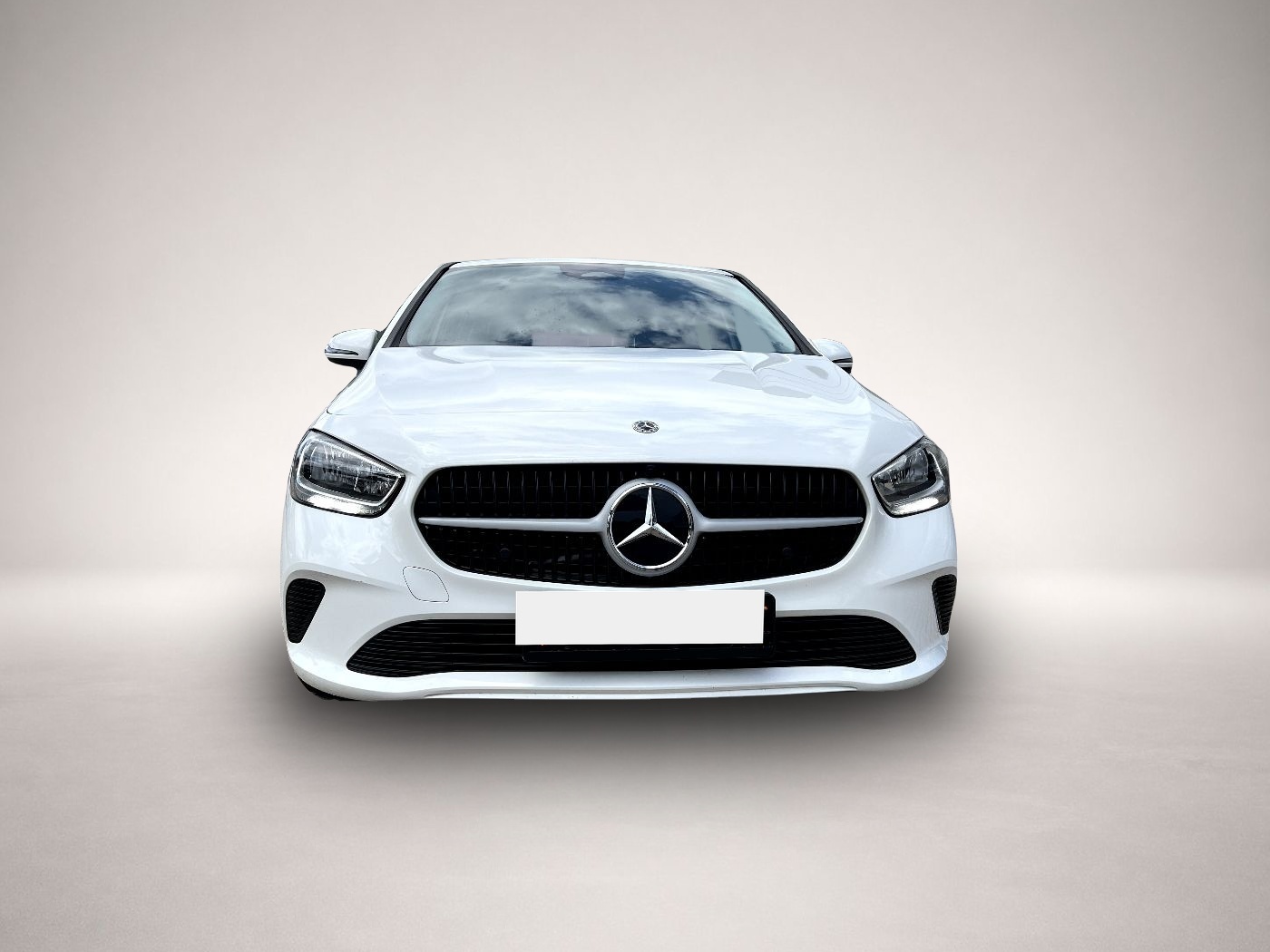 Mercedes-Benz B 180 (05/2024, Benzin)