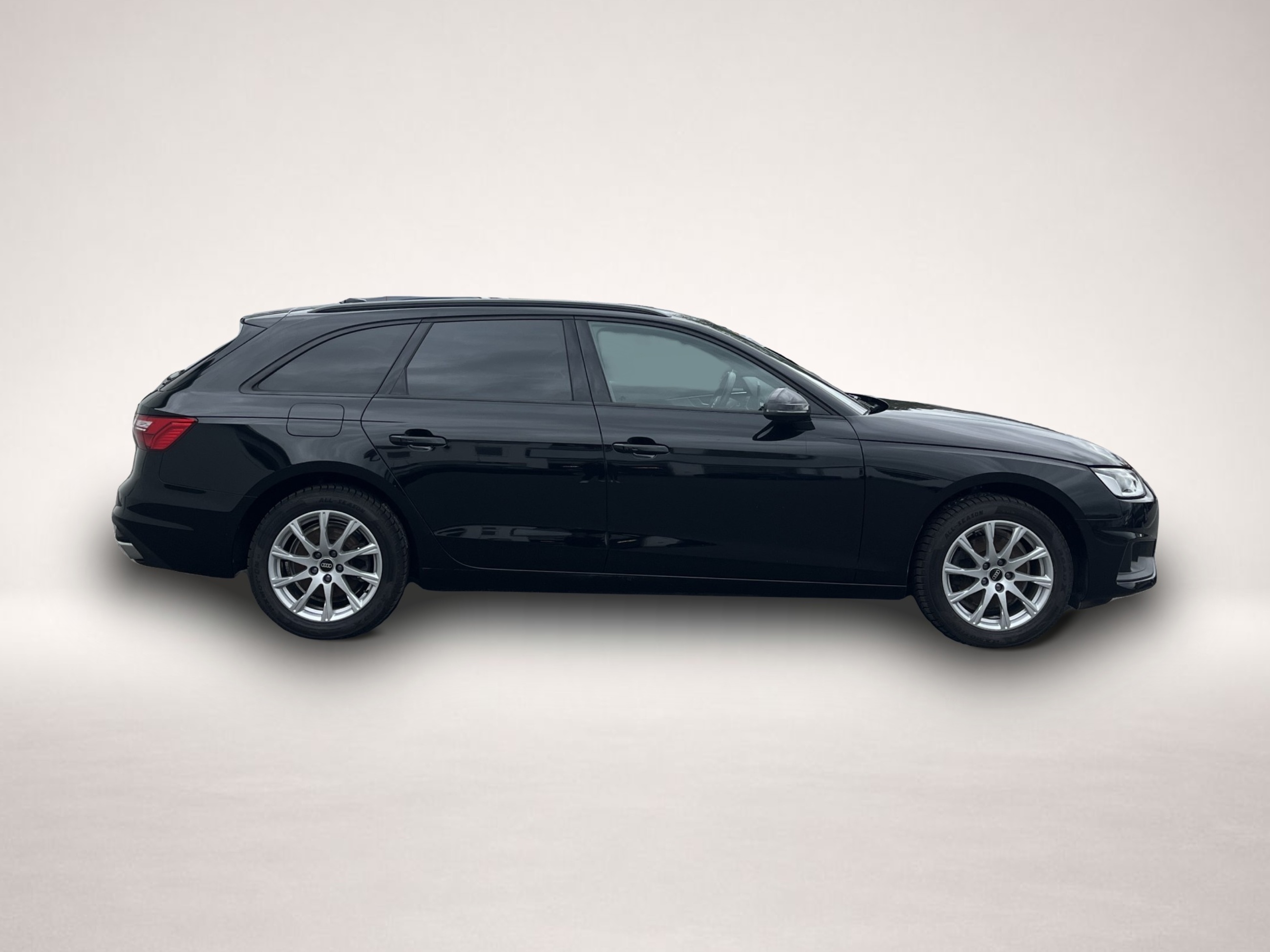 Audi A4 (09/2022, Benzin)