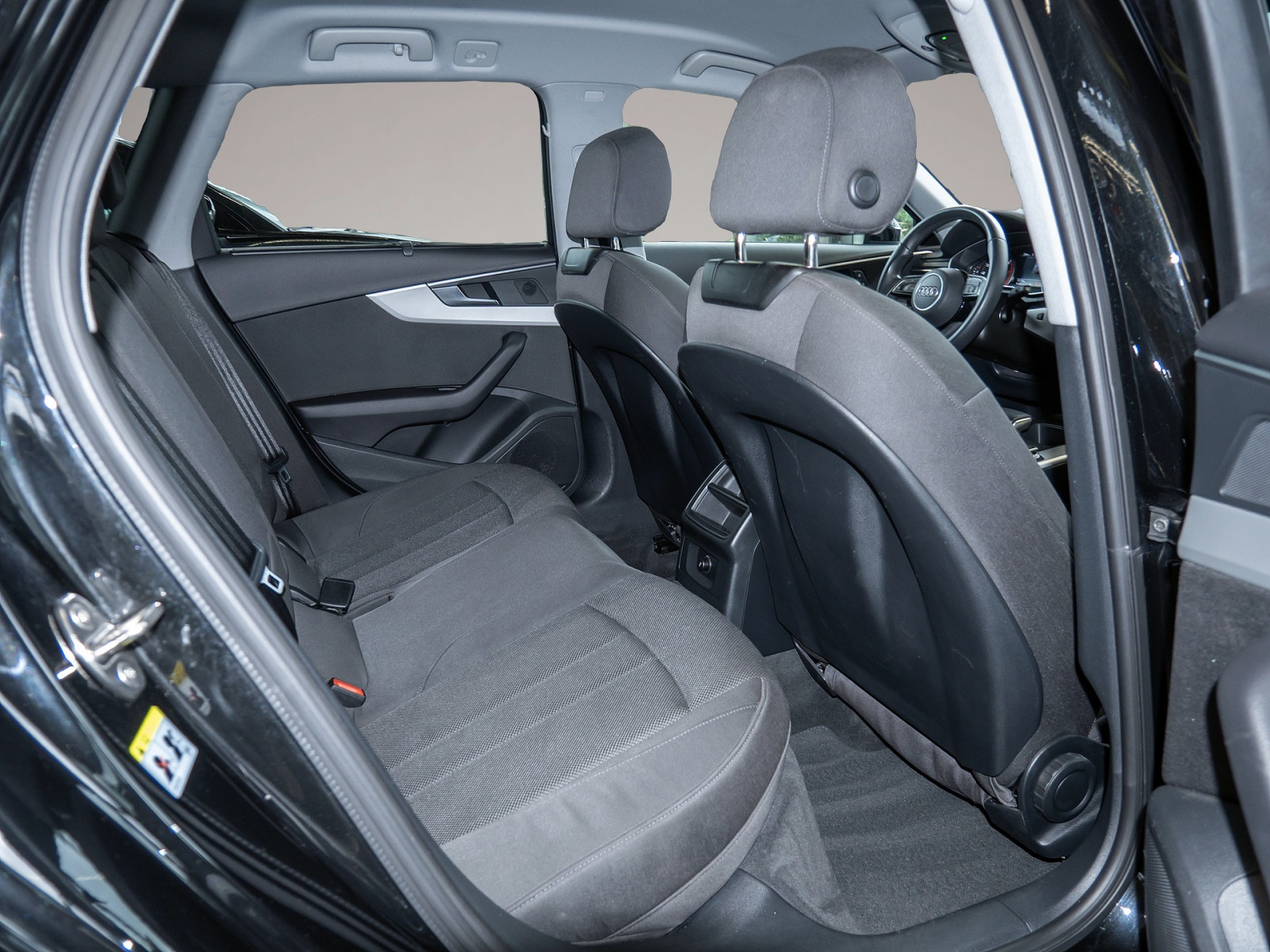 Audi A4 (07/2022, Benzin)