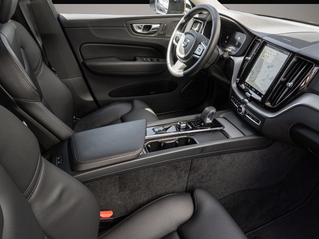 Volvo XC60 (02/2024, Benzin)