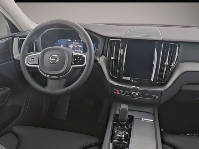 Volvo XC60 (05/2025, Benzin)
