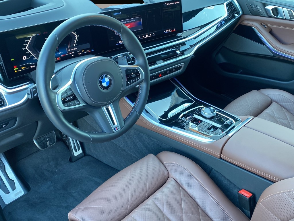 BMW X5 M60 (04/2025, Benzin)
