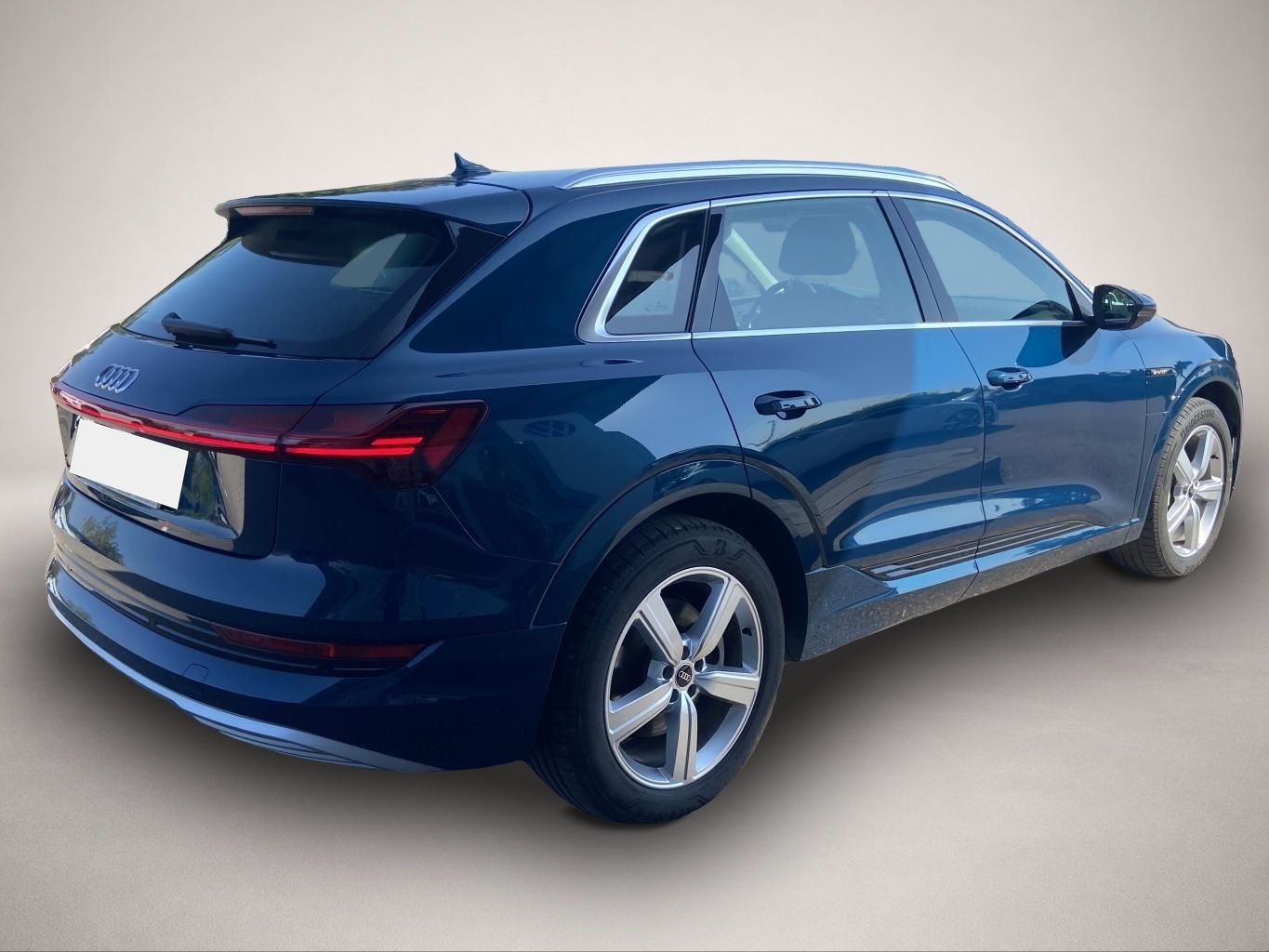 Audi e-tron (12/2022, ELECTRIC)