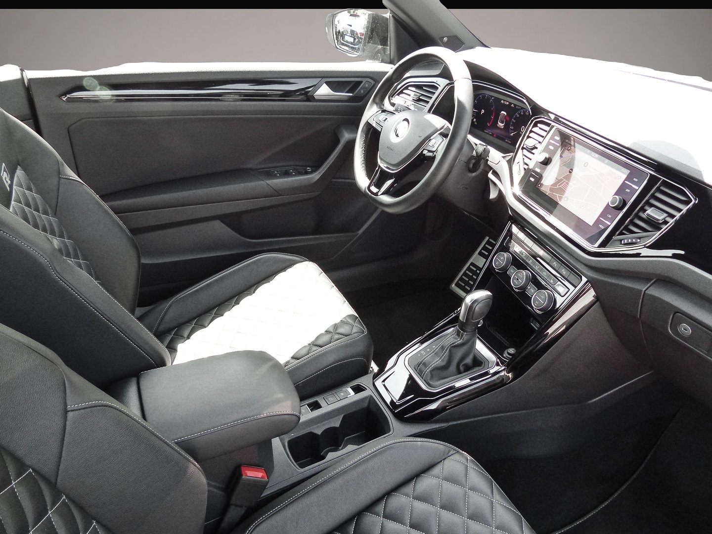 Volkswagen T-Roc (03/2022, Benzin)