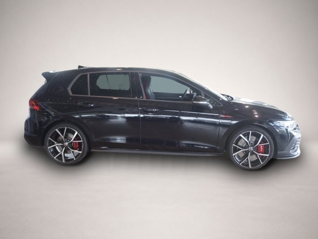 Volkswagen Golf (02/2022, Benzin)