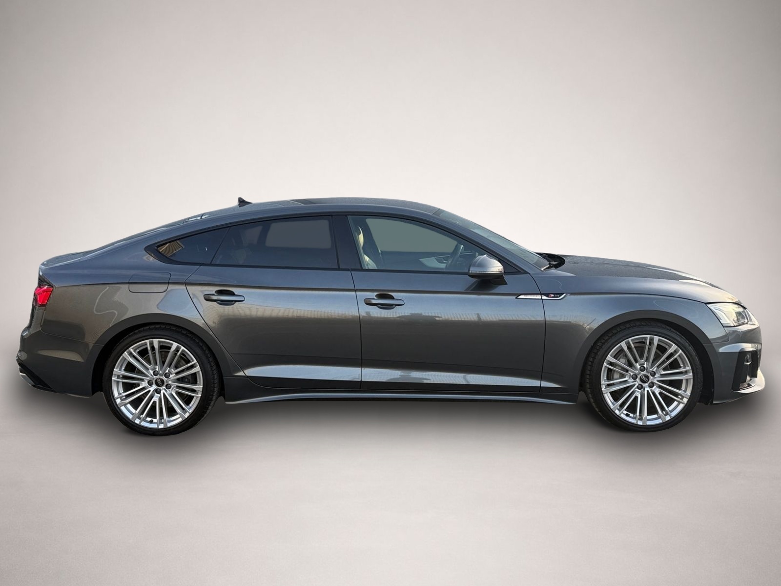 Audi A5 (03/2022, Benzin)