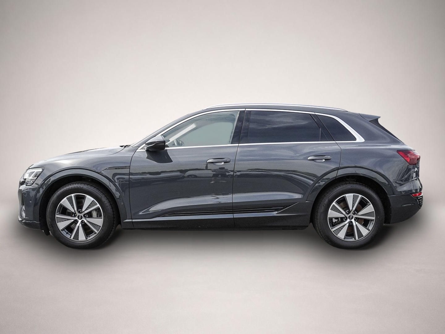 Audi Q8 e-tron (04/2023, ELECTRIC)