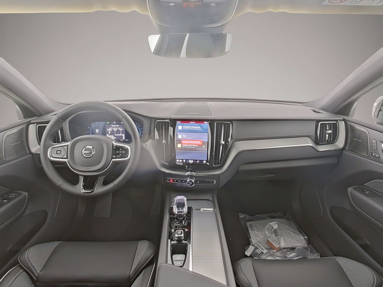 Volvo XC60 (05/2025, Benzin)