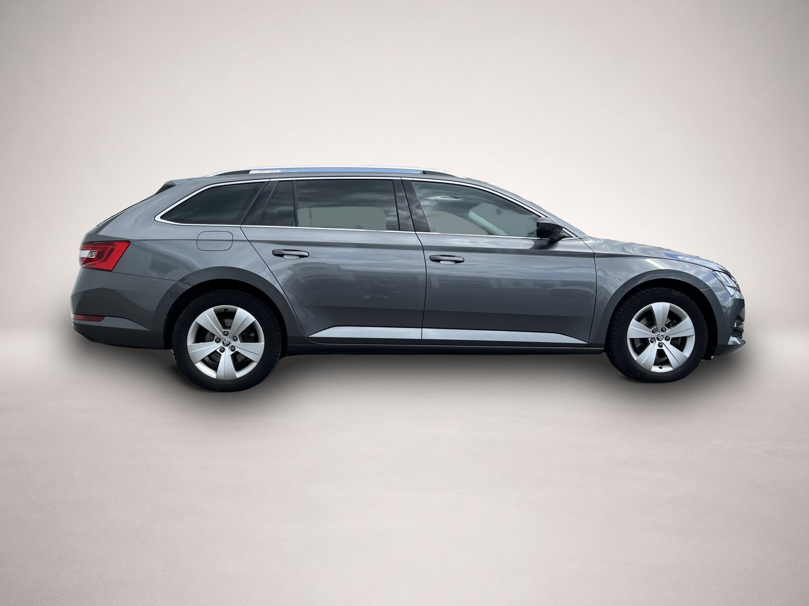 Skoda Superb (02/2022, Benzin)