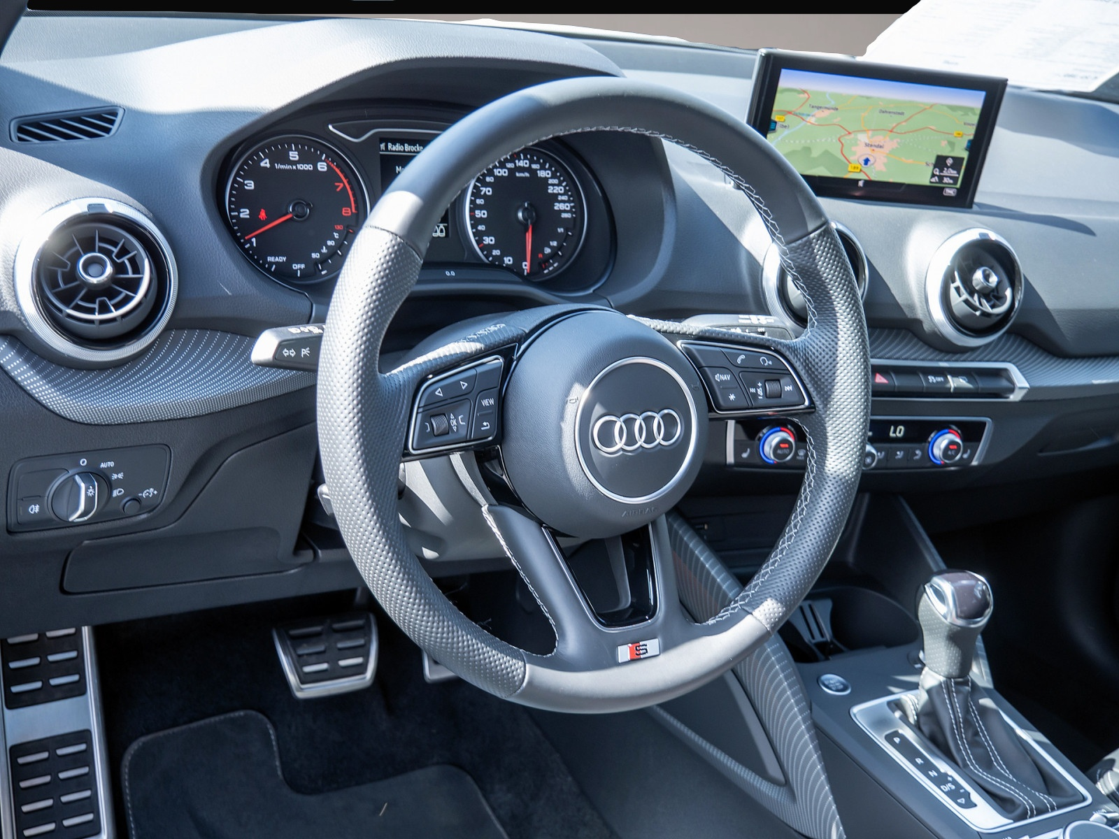 Audi Q2 (06/2022, Benzin)