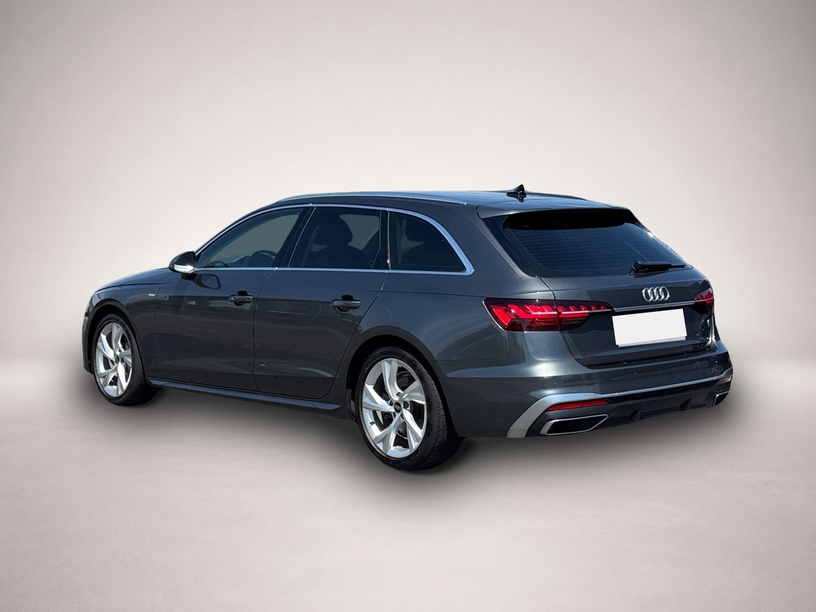 Audi A4 (08/2023, Benzin)