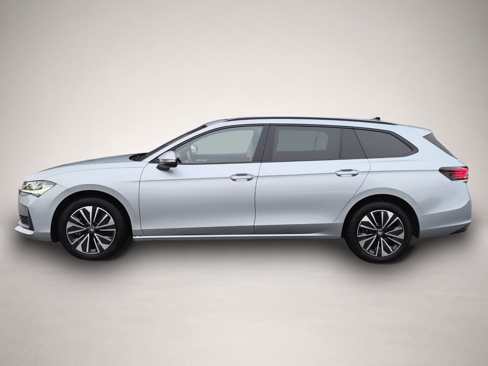 Skoda Superb (03/2025, Benzin)