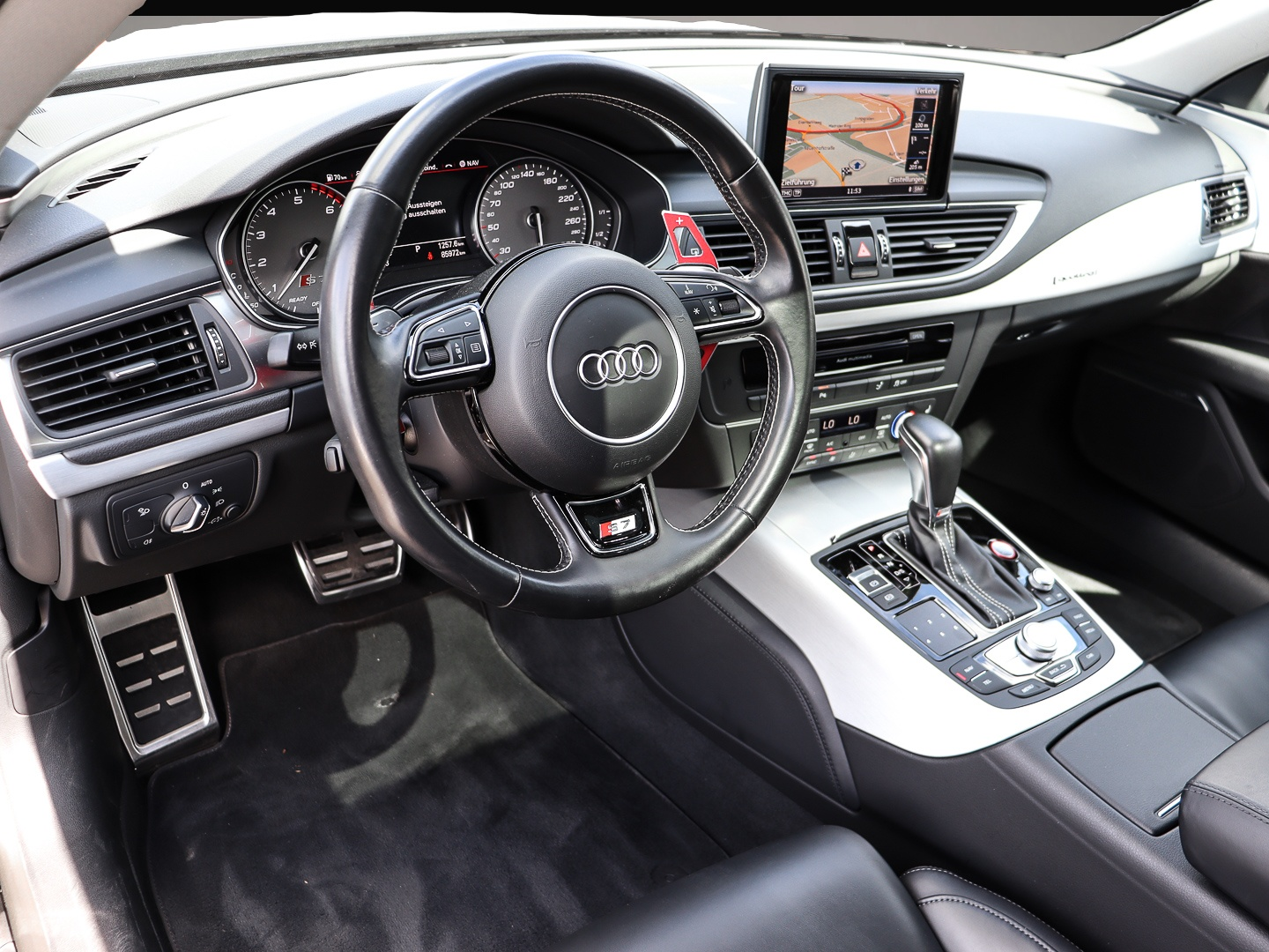 Audi quattro (04/2017, Benzin)